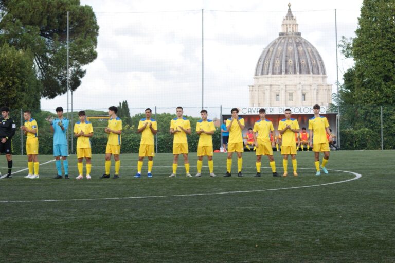 Squadra Petriana schierata davanti alla Cupola